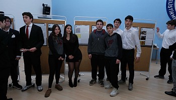11 IB Sınıfı Öğrencilerimiz Bilgi Kuramı Sergisinde Çalışmalarını Sergiledi