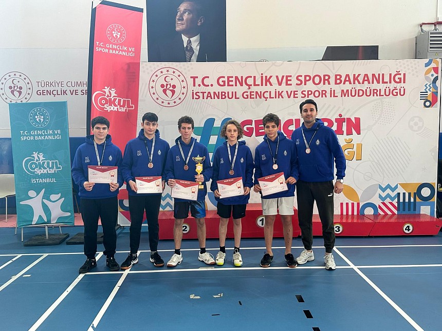 Badminton Takımımız C Grubu Lideri Olarak Önemli Bir Başarıya İmza Attı