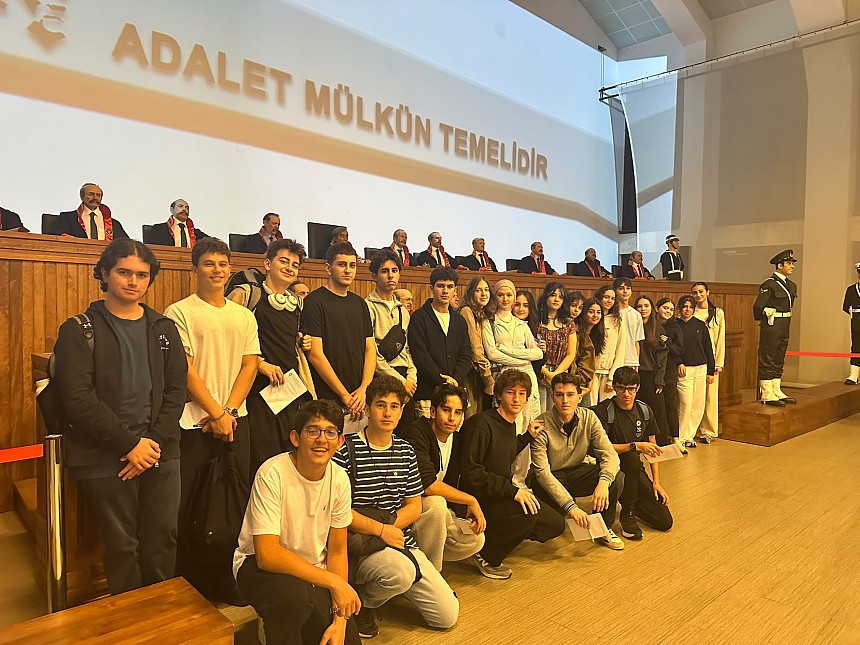 11 IB Öğrencilerimiz Demokrasi ve Özgürlükler Adası’nı Ziyaret Etti