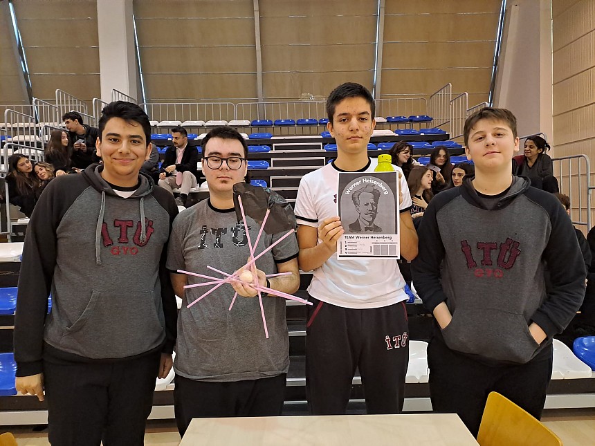 Fizikte Yaratıcılık ve Mühendislik: IB Öğrencilerimiz Egg Drop Yarışmasında