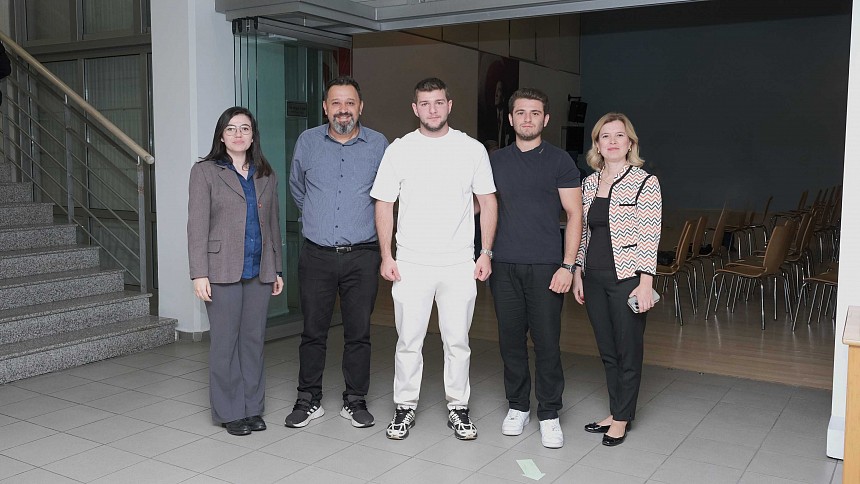 Mezunlarımız Öğrencilerimizle Bir Araya Geldi